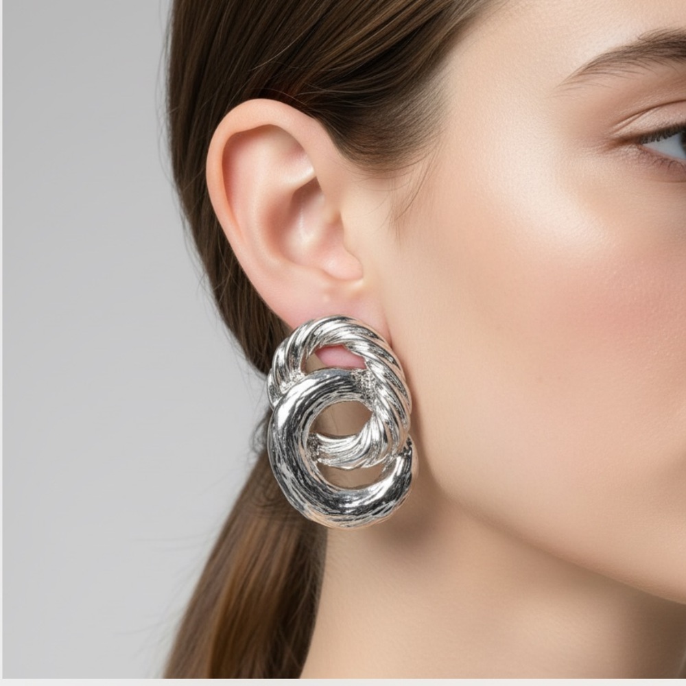 ❤️Seller’s Pick❤️ ❣️$25/3❣️ Exaggerate Sliver Plated Stud Earrings - Picture 9 of 9